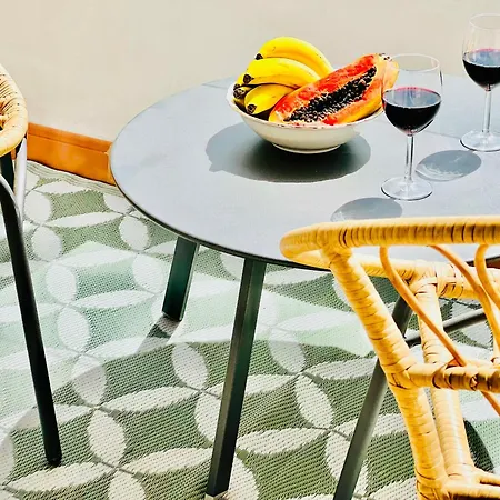 Canaryislandshost L Mar *